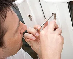 Gallery Locksmith Store Louisville, KY 502-518-3142 - 16-Emergency-Unlock